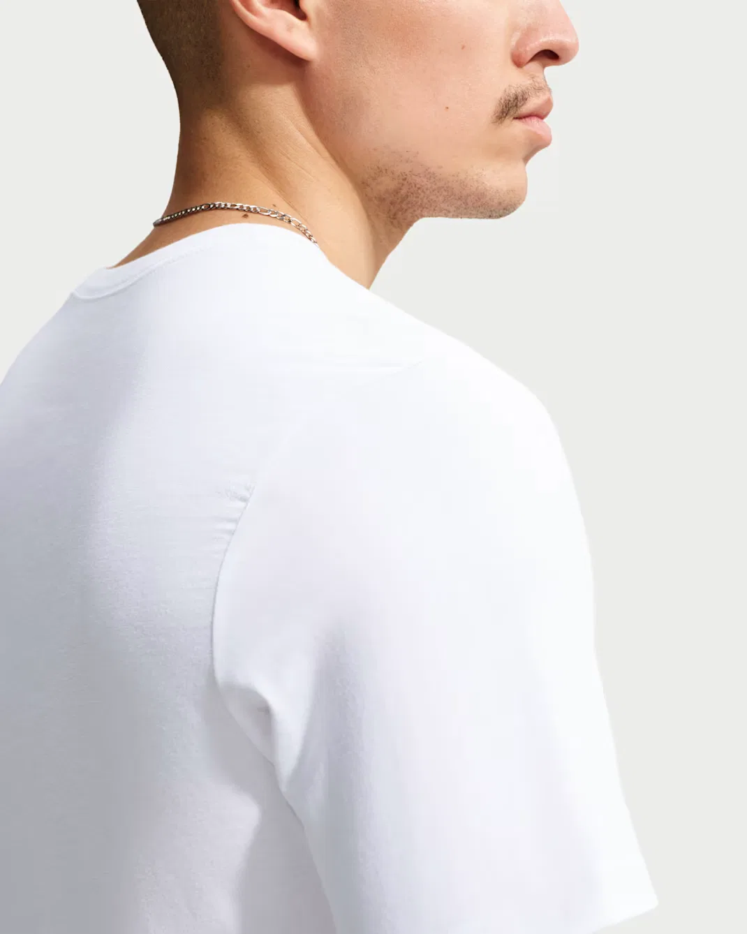 Стандартная мужская футболка Nike Sportswear, White/Black — фото 2
