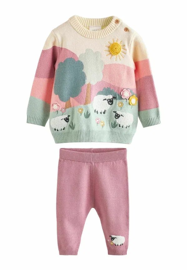 Комплект из джемпера и брюк с вышивкой и аппликацией Regular fit - 2 piece set - jumper Next, Pink Sheep Scene