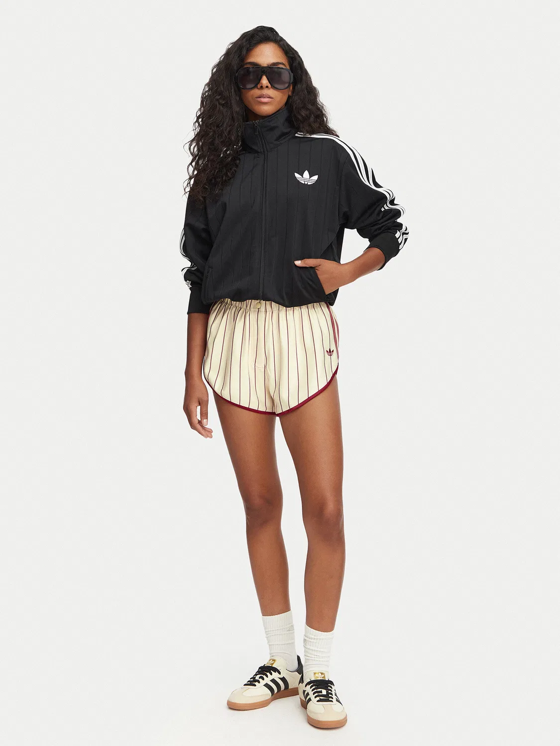 Женские спортивные шорты свободного кроя Pinstripe Firebird Adidas, кремовый — фото 2