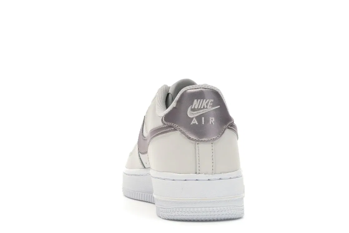 Детские кроссовки с низким силуэтом Nike Air Force 1 Low, Phantom/White-Metallic Red Bronze — фото 4