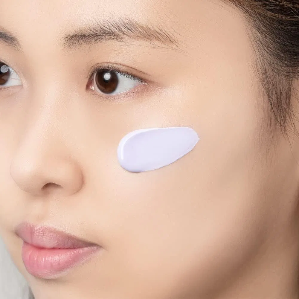 Солнцезащитный крем-сыворотка HC LAB'S Multi UV Cut Sunscreen SPF50+ PA+++, 70 мл, фиолетовый — фото 4