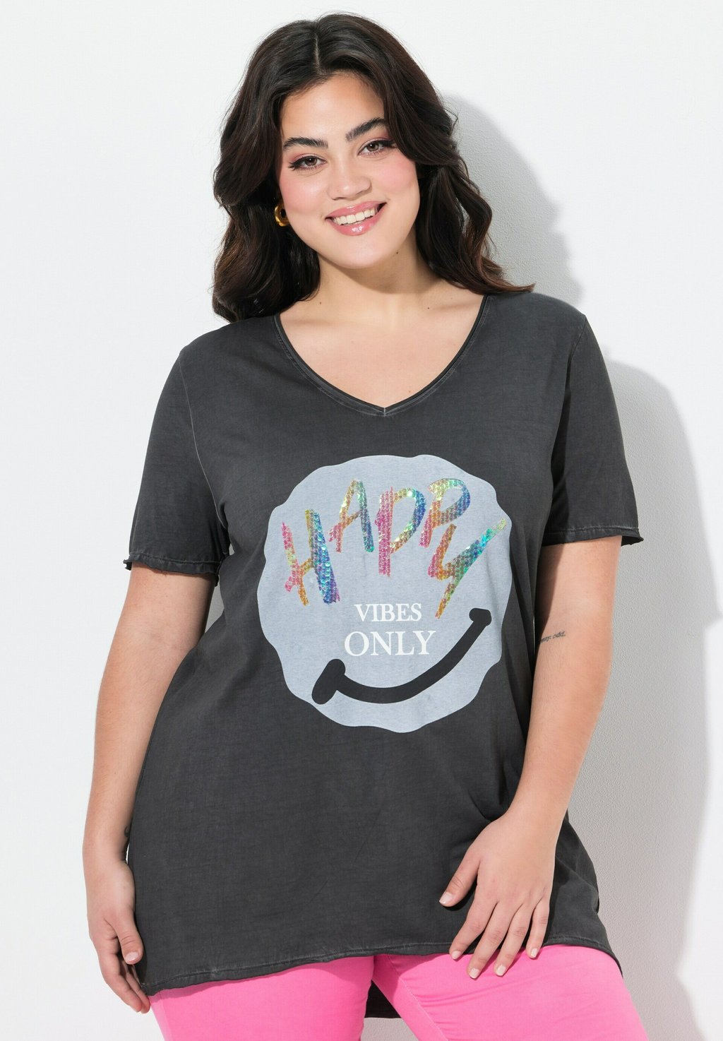 

Футболка с принтом A-LINIE REGENBOGEN-PAILLETTEN-SMILEY Angel of Style, черный
