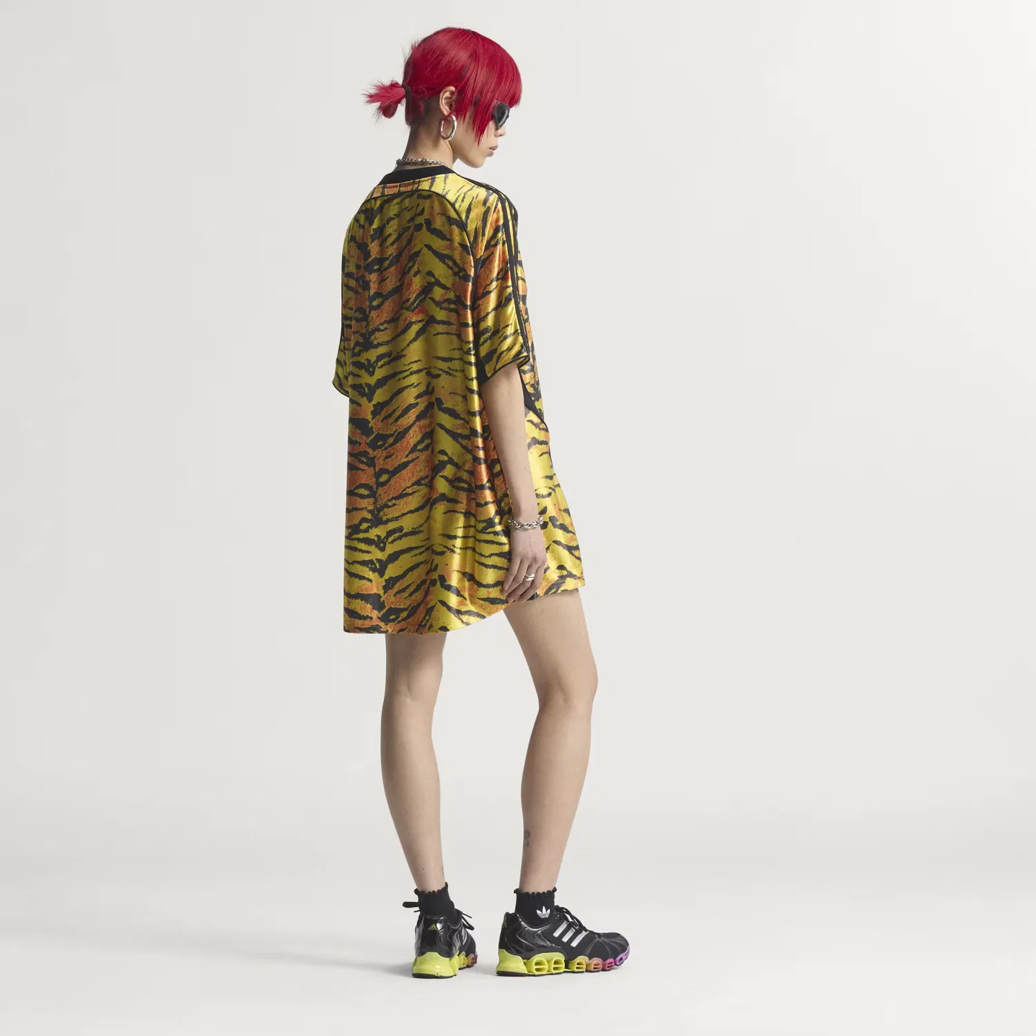 Женская футболка с прозрачными вставками из сетки F50 AOP Adidas Originals, мультиколор/черный — фото 2