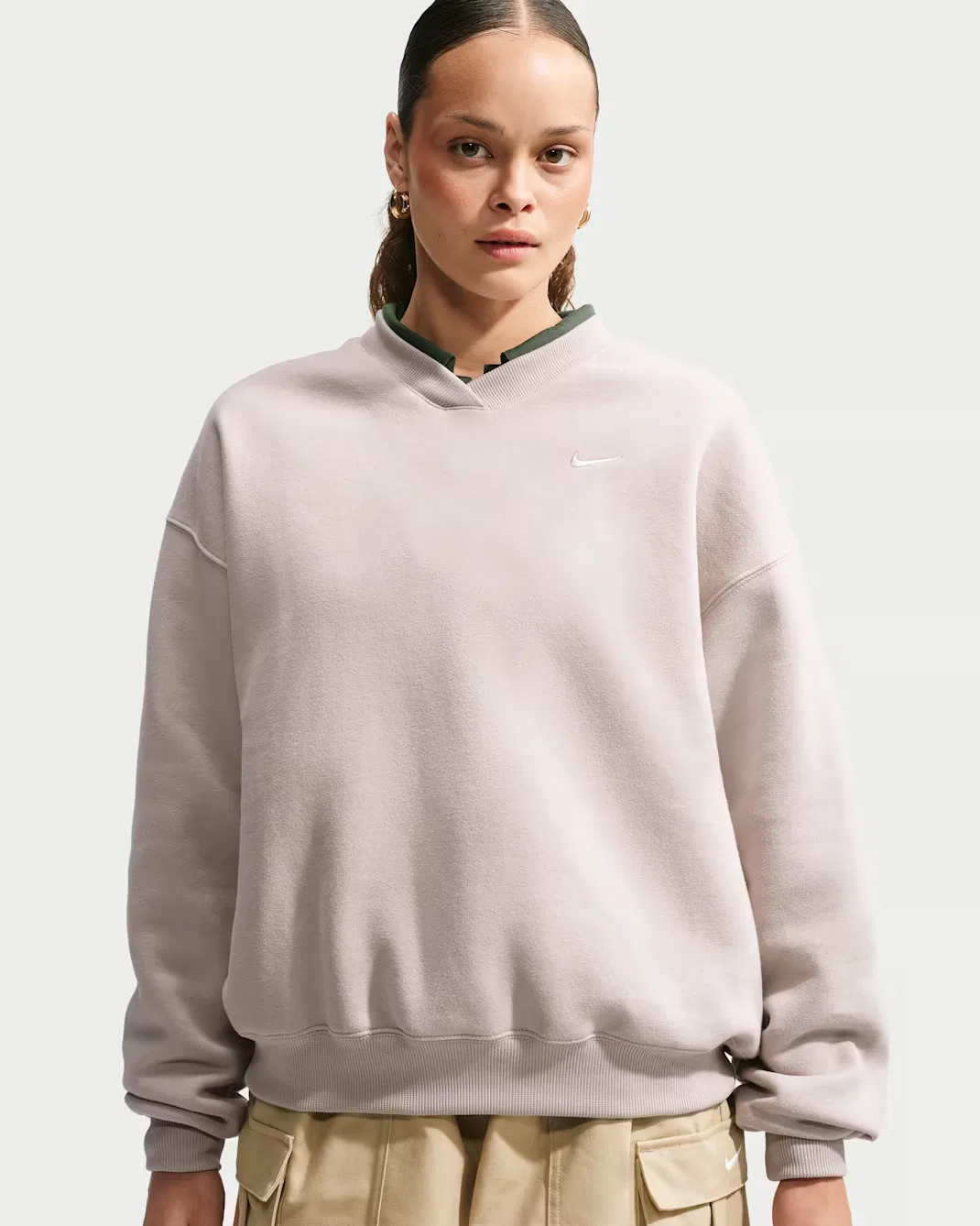Женская свободная кофта с V-образным вырезом Nike Studio Fleece Medium Weight, Cream II/Sail — фото 3