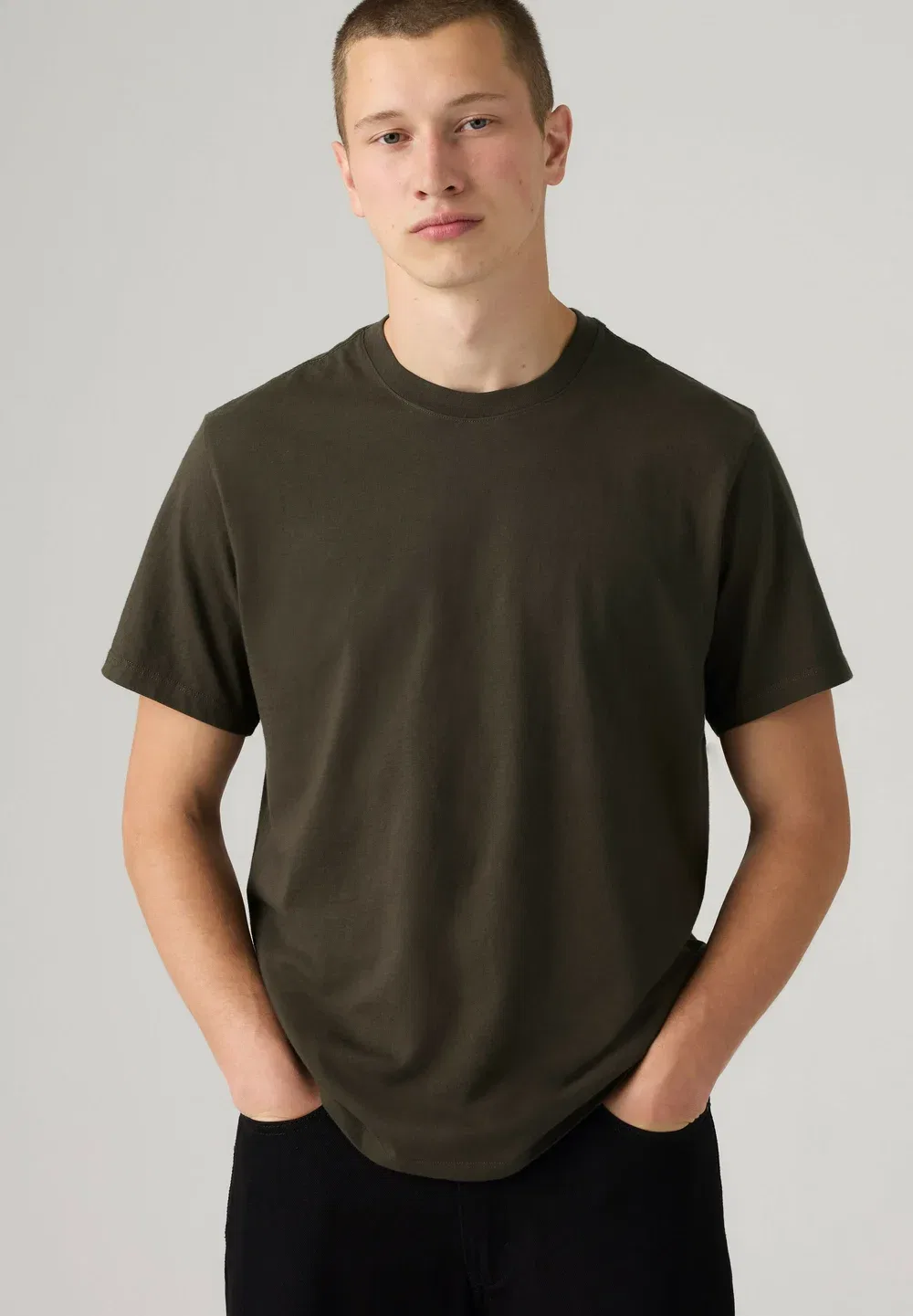 Ng essential tee mineral black - базовая футболка Levi'S, Mineral Black - Browns — фото 4