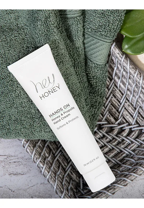 Крем для рук Hands on с медом и прополисом - крем для рук 70 мл Hey Honey Skincare — фото 3
