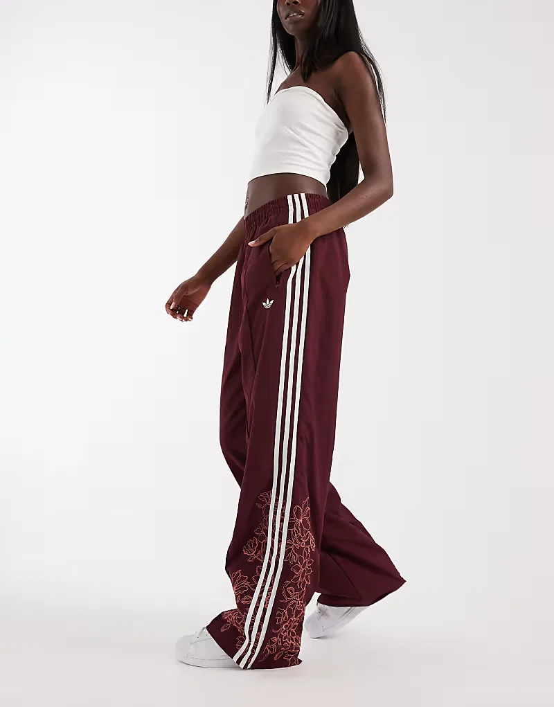 Спортивные брюки Adidas Originals Firebird свободного кроя с цветочным вышитым узором, бордовый