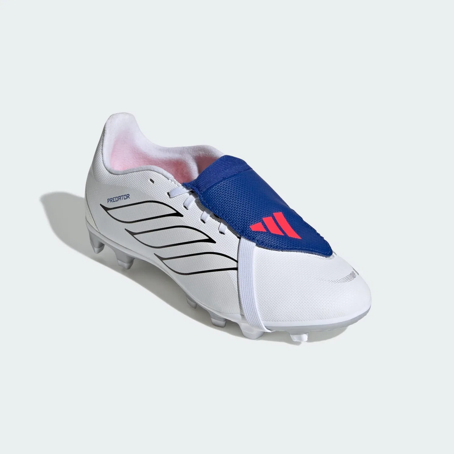 Спортивные кроссовки Adidas Performance Predator Club белого цвета — фото 4