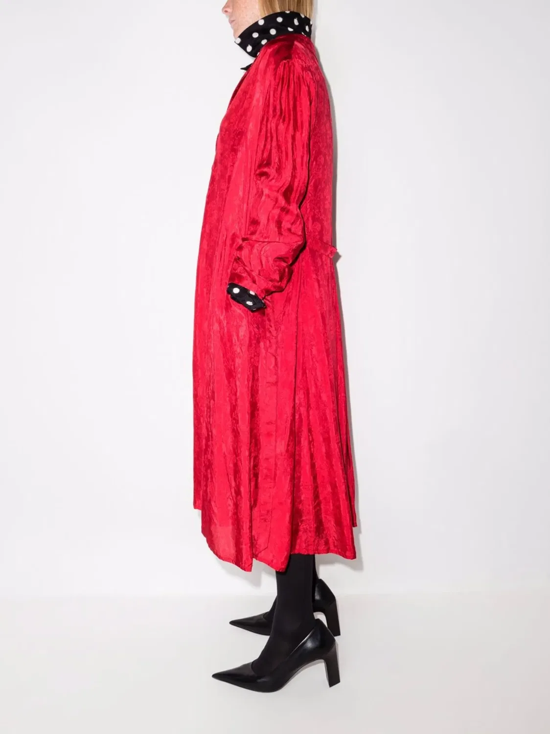Реверсивное платье с поясом в горошек Balenciaga, черный — фото 3
