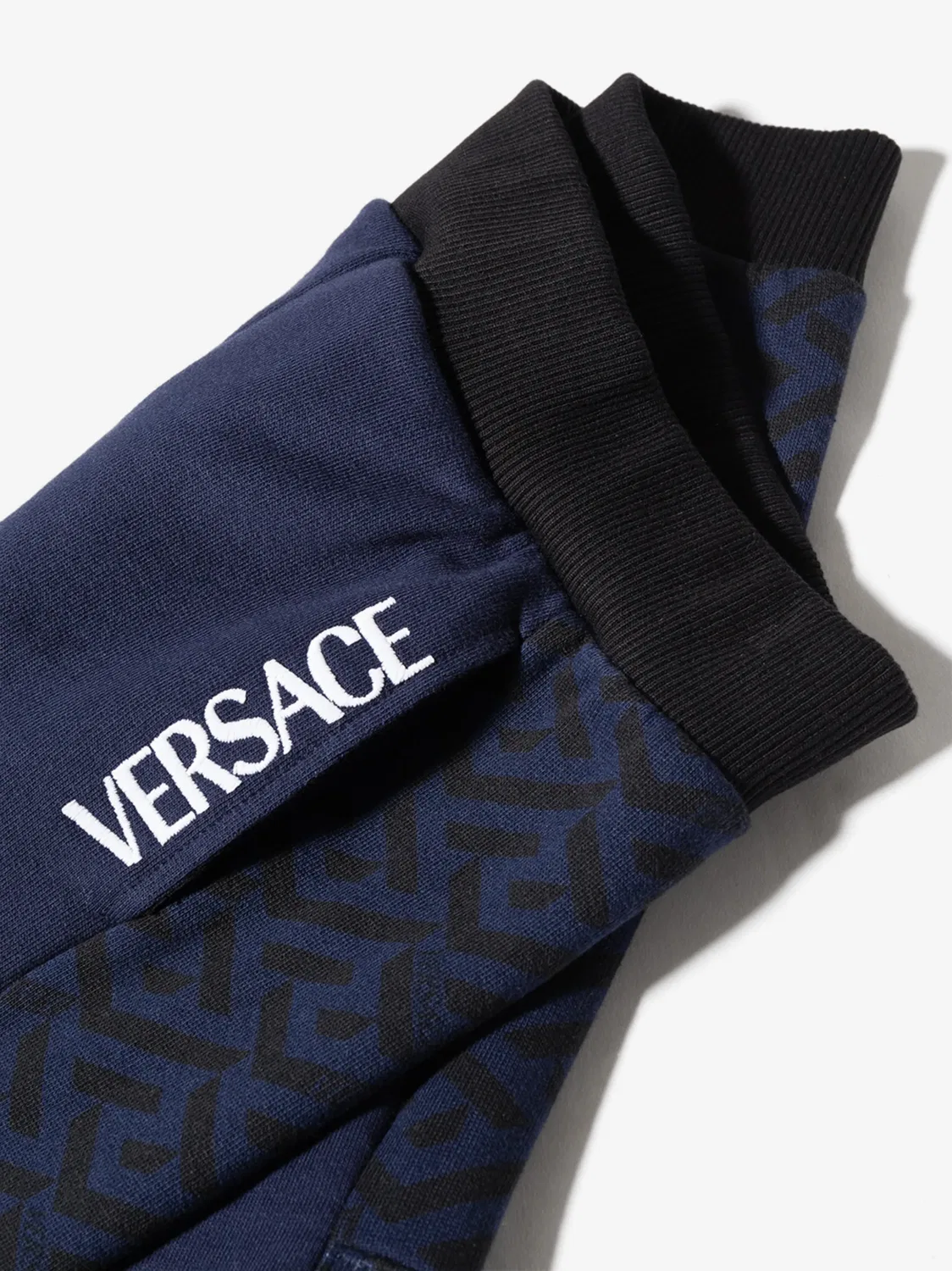 Трек-брюки с принтом Greca Versace, сине-черный — фото 3