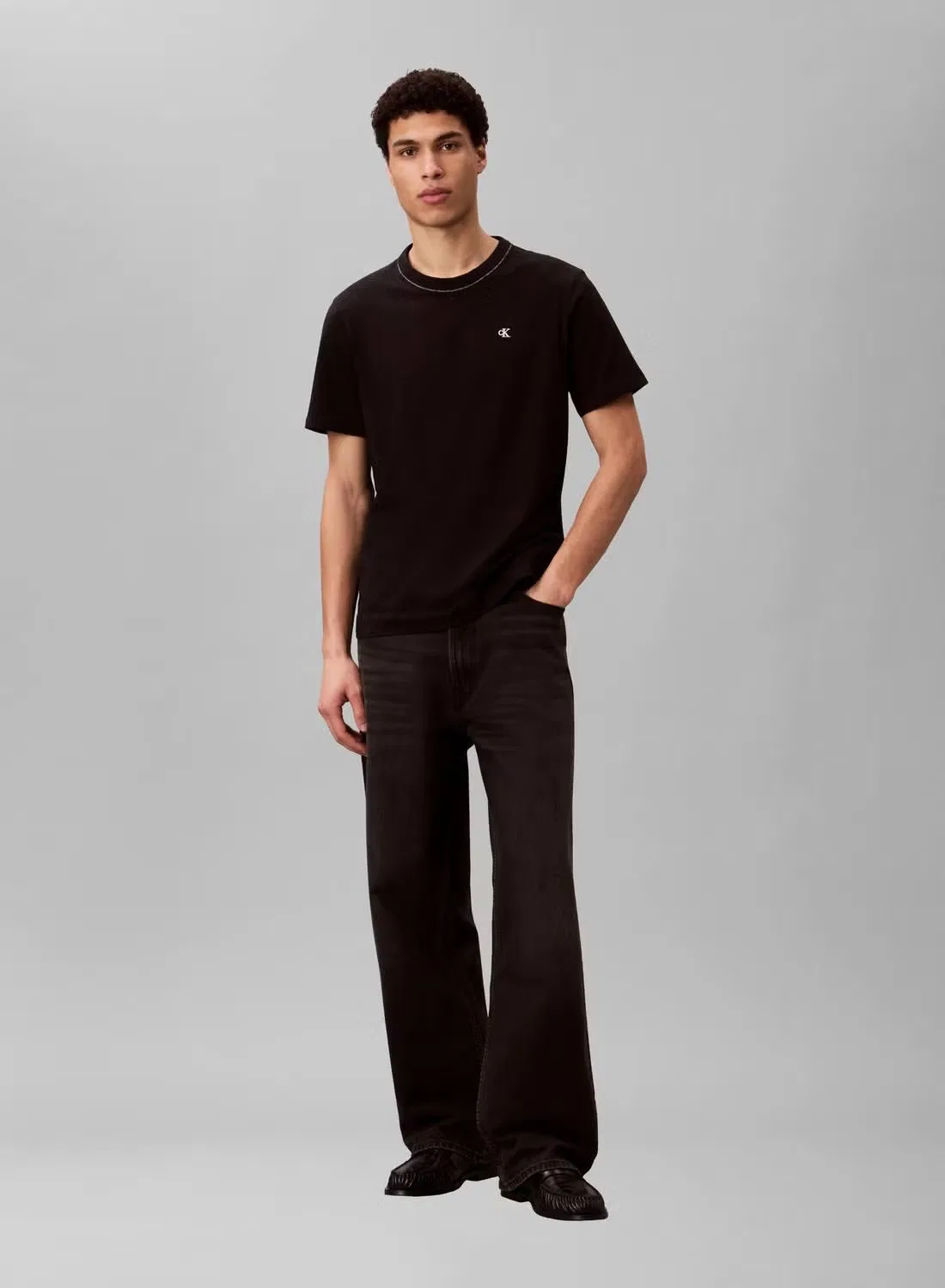 Футболка с вышитым монограммным логотипом Calvin Klein, черный — фото 2
