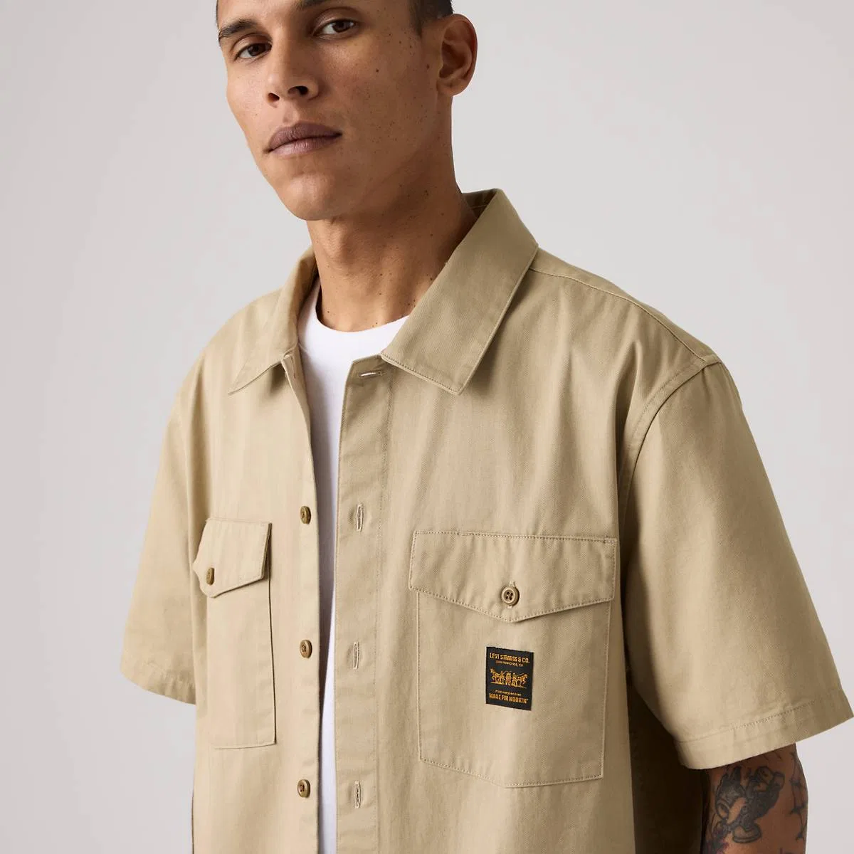 Свободная рабочая рубашка с коротким рукавом Levi's, Trench Coat - White — фото 2