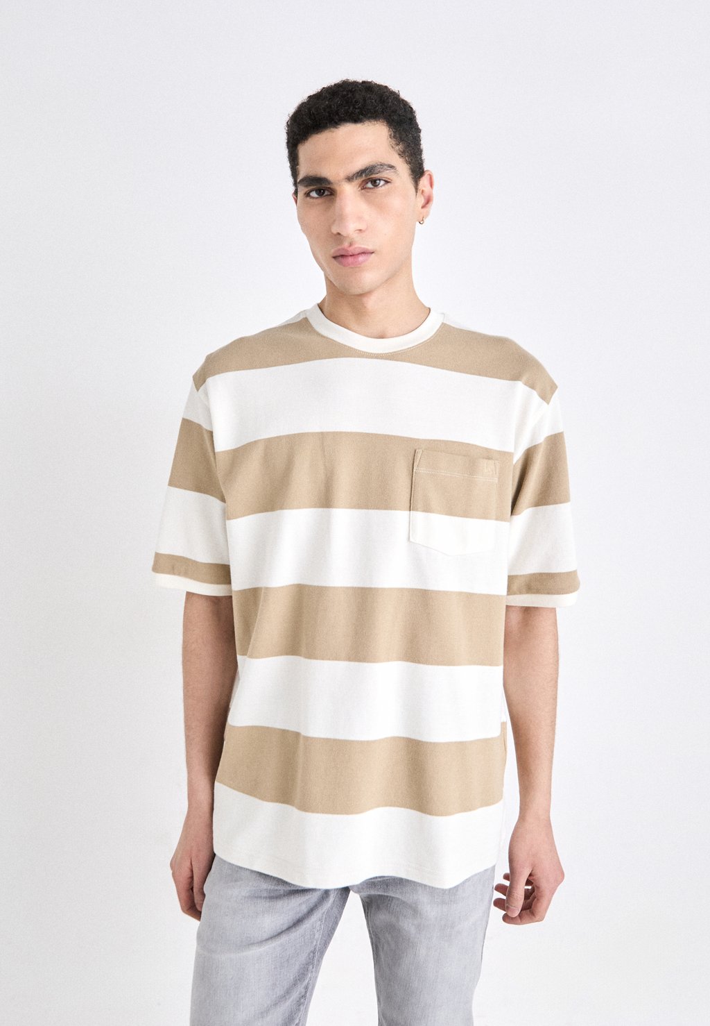 

Футболка с принтом HALF SLEEVE TEE Levi's, песочный