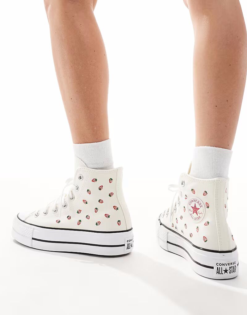 Кеды Converse Chuck Taylor All Star Lift Hi кремового цвета с вышитыми клубниками — фото 4