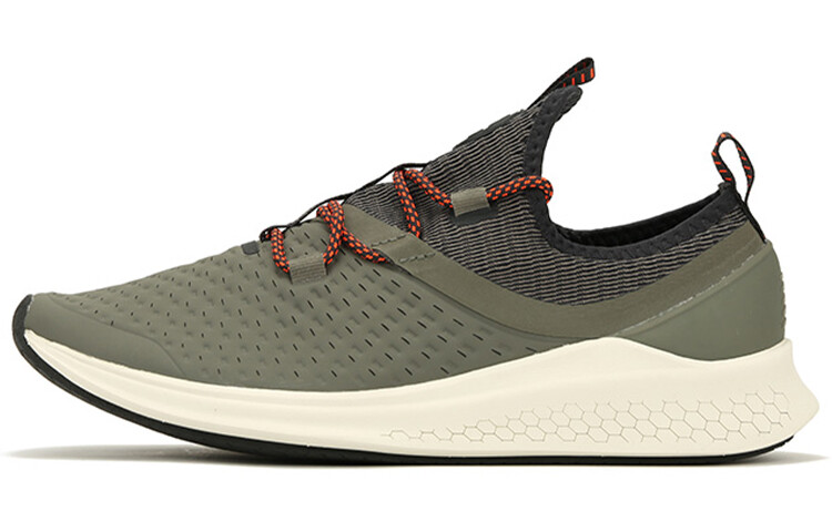 

New Balance Lazr Кроссовки Мужчины