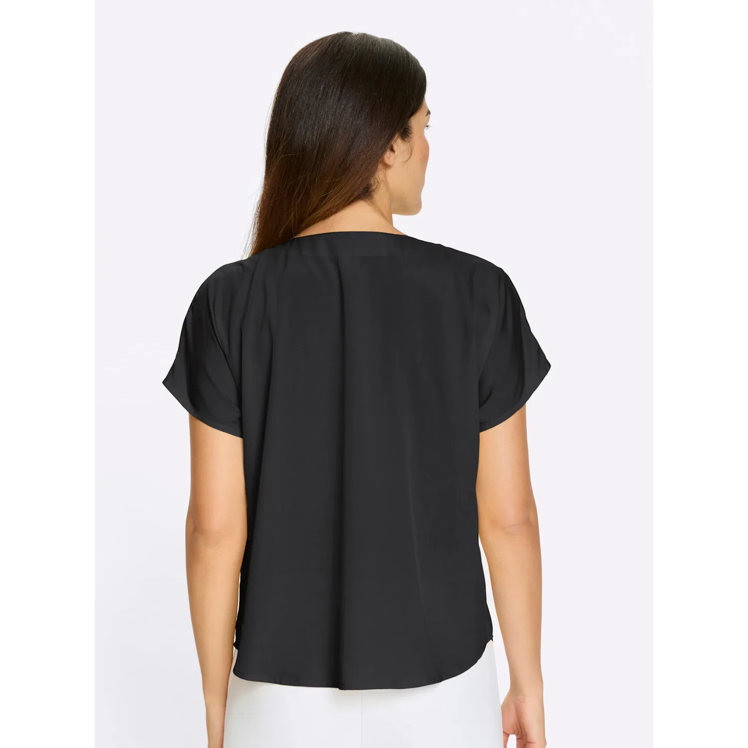 Женская блуза свободного кроя с V-образным вырезом Classic Basics, Black — фото 3