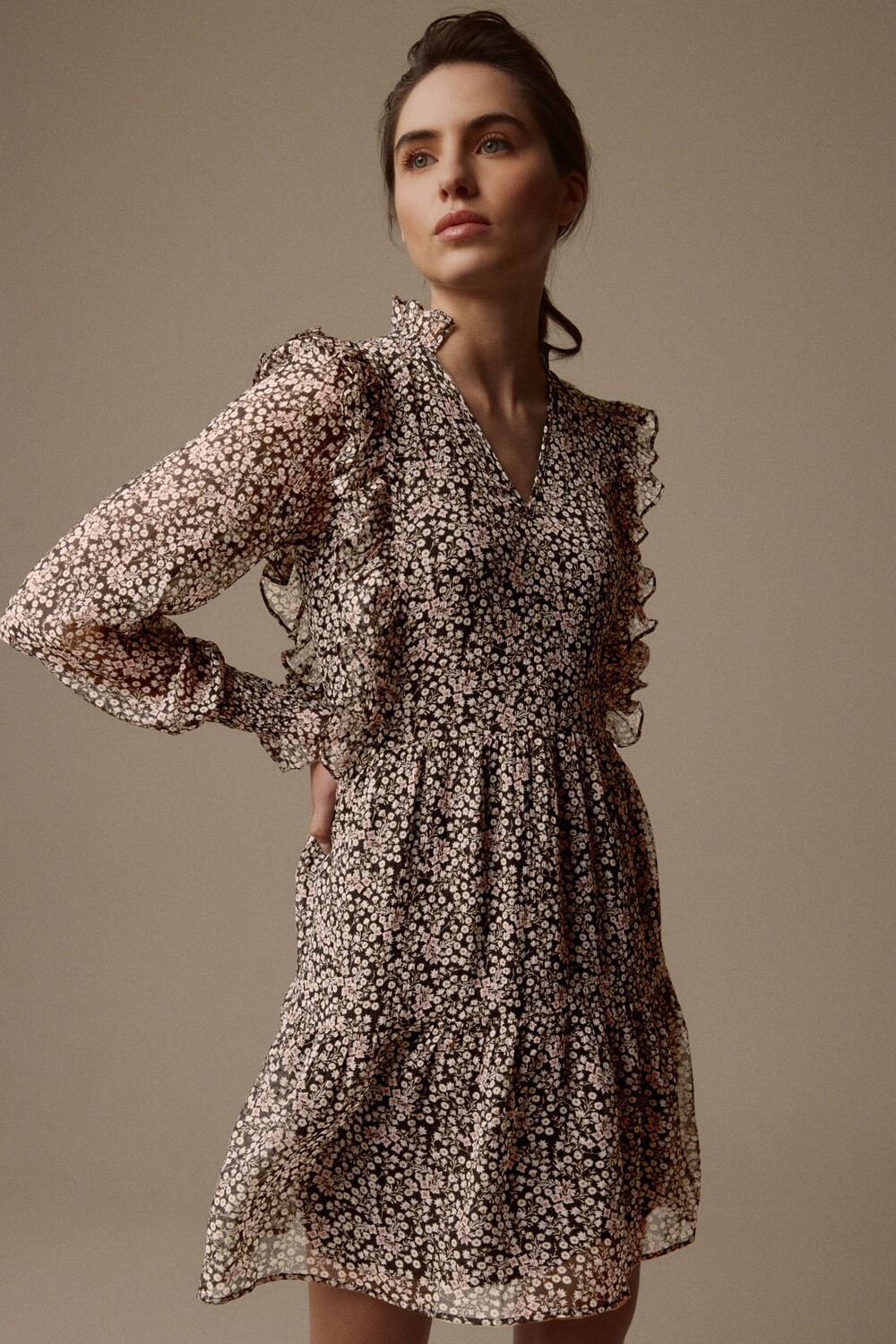 

Мини платье из шифона с оборками Laura Ashley, черный