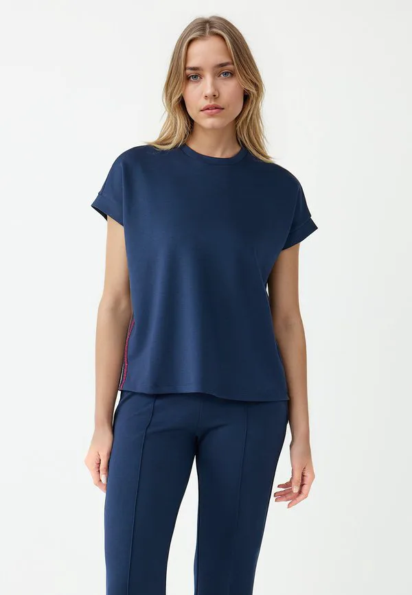 

Футболка с короткими рукавами, круглым вырезом и полосатым принтом. Jimmy Key, Dark Blue, Синий, Футболка с короткими рукавами, круглым вырезом и полосатым принтом. Jimmy Key, Dark Blue