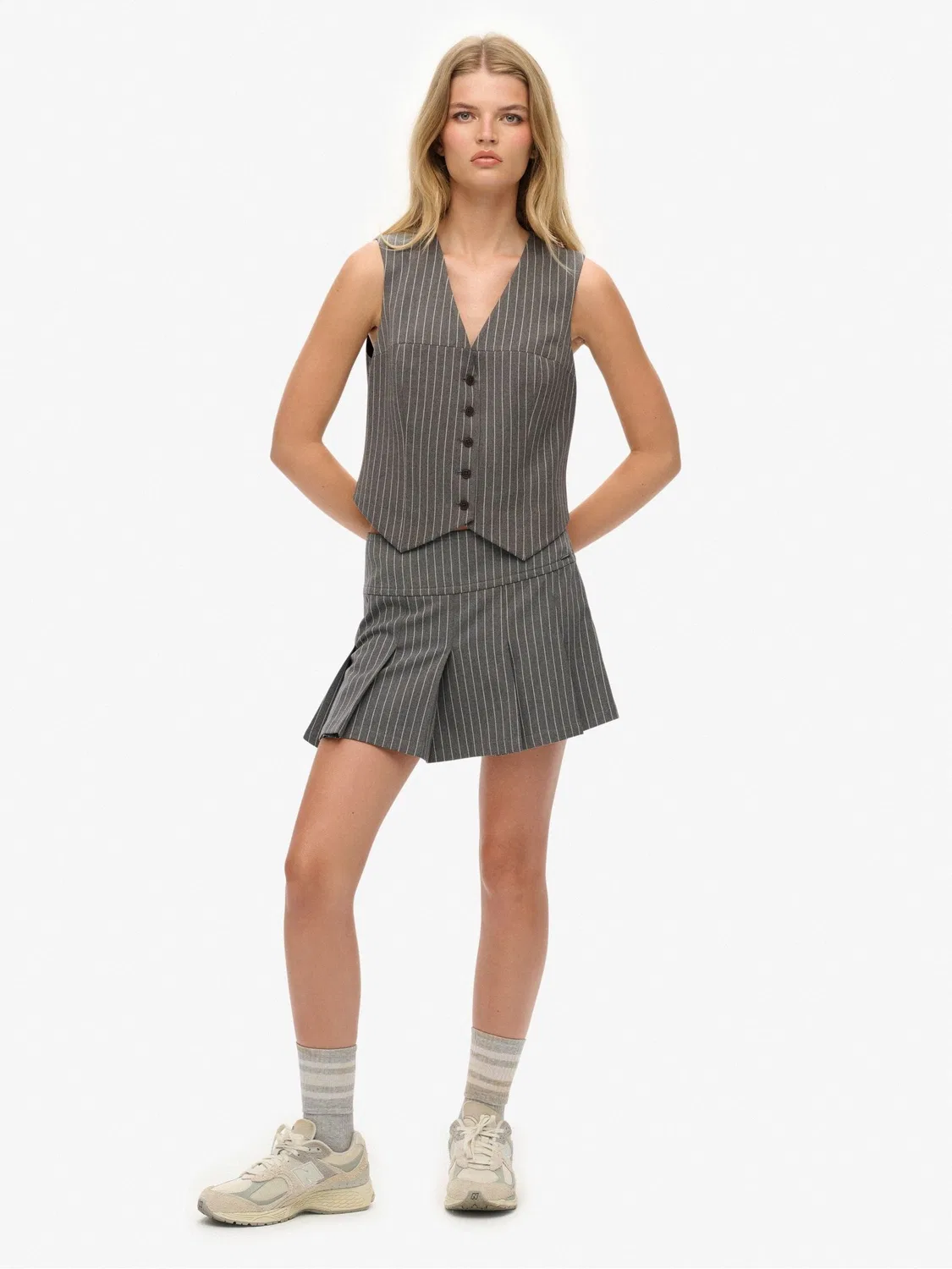 Жилет Superdry Grey Pinstripe, серый — фото 2
