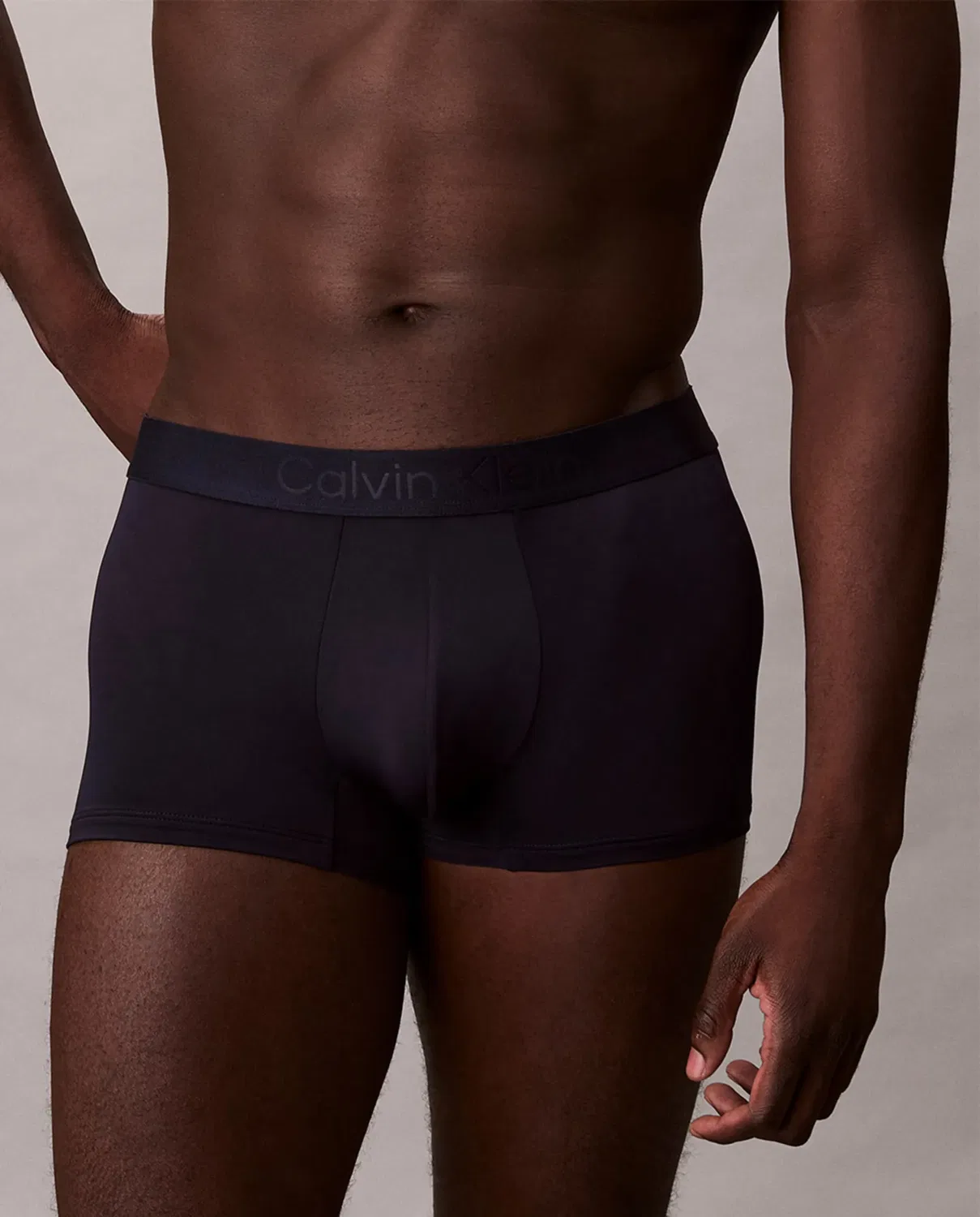 Мужские боксеры из микрофибры Calvin Klein, Gris Oscuro — фото 2