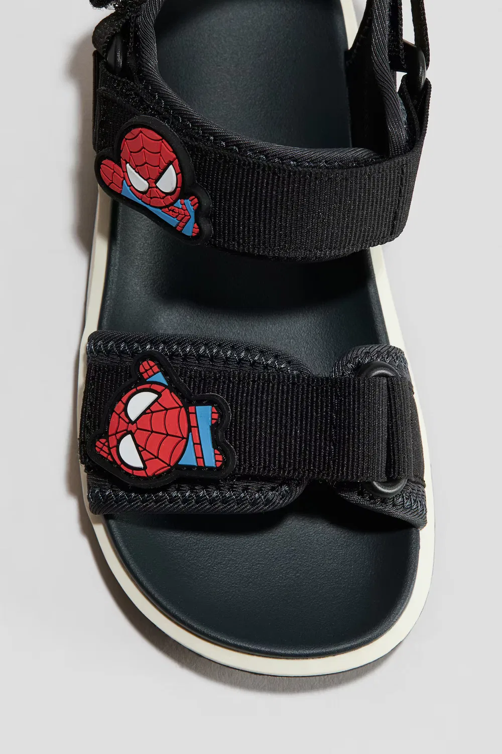 Сандалии с рисунком H&M, Schwarz/Spider-Man — фото 3