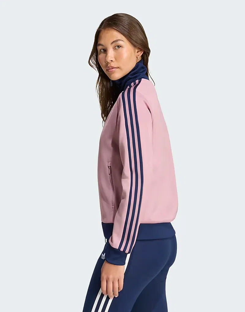 Спортивная куртка Adidas Originals Classic в цвете волшебный сиреневый/ночной индиго — фото 2