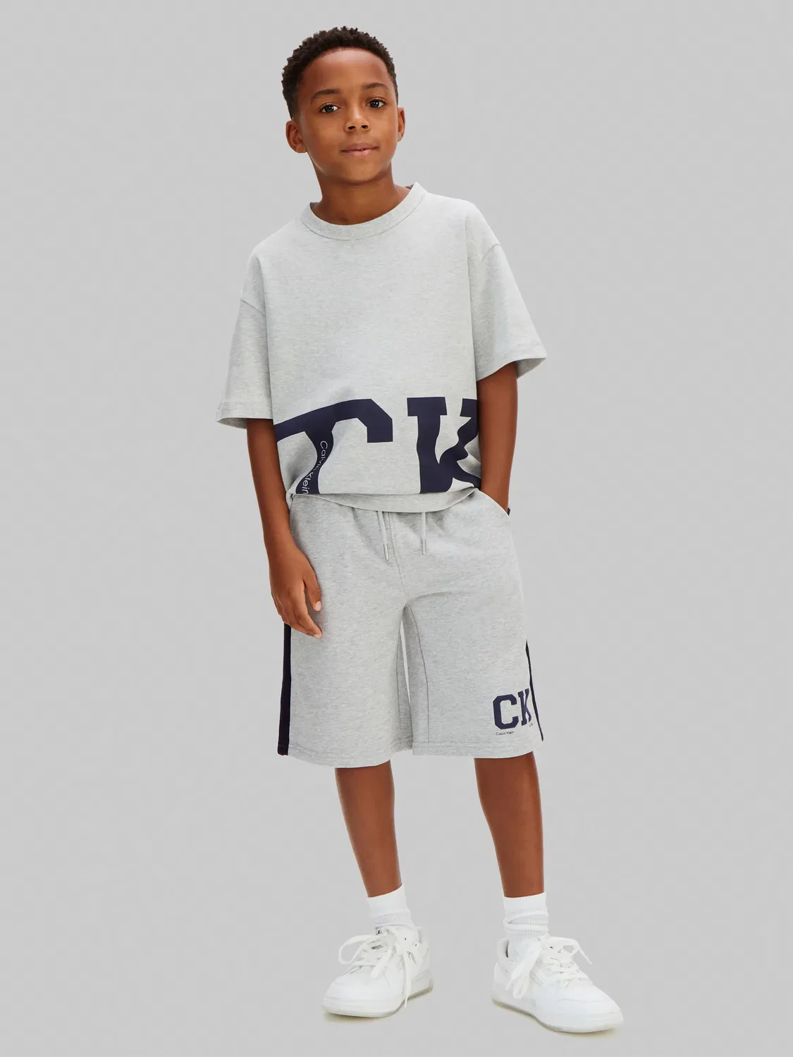 Детские шорты для мальчиков с принтом Varsity Calvin Klein, Gris — фото 3