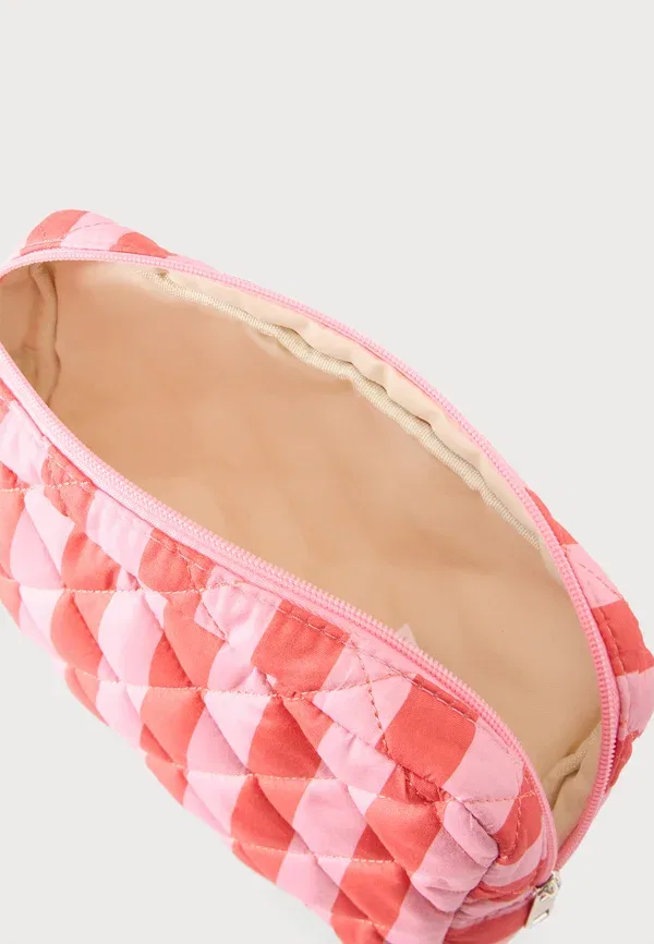 Набор дорожных сумок из полиэстера Vmjoy set Vero Moda, полоски красный/poignant pink — фото 3