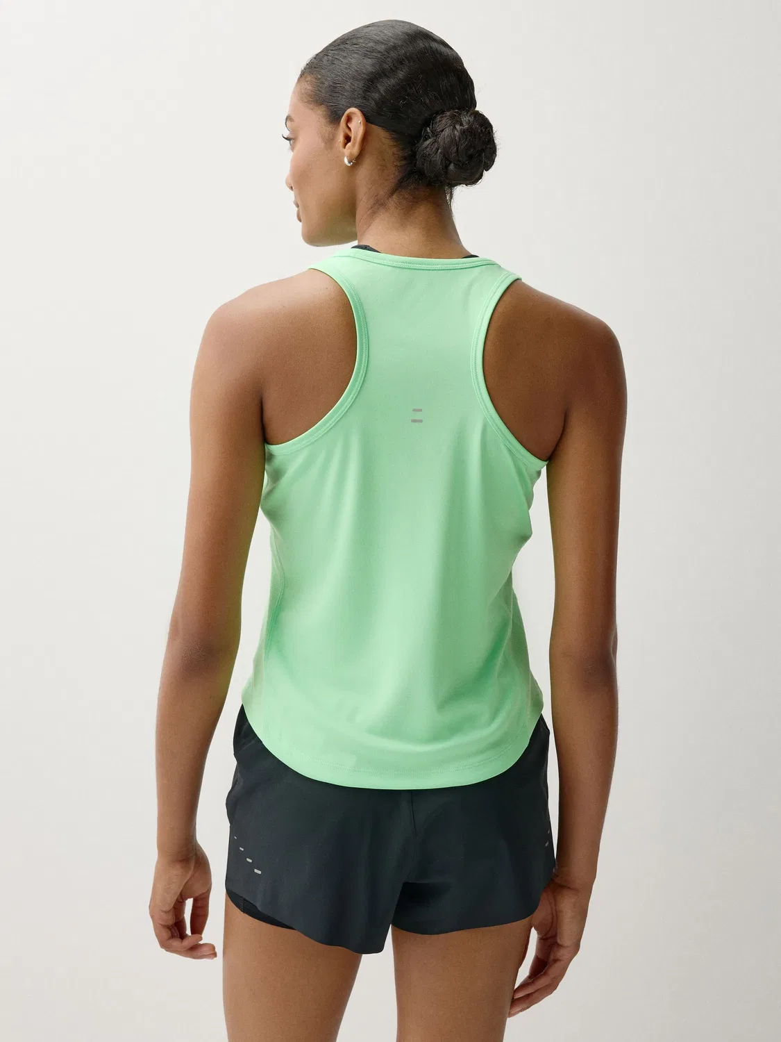 Зеленый жилет для бега Nike Illusion Tempo Dri-FIT — фото 3