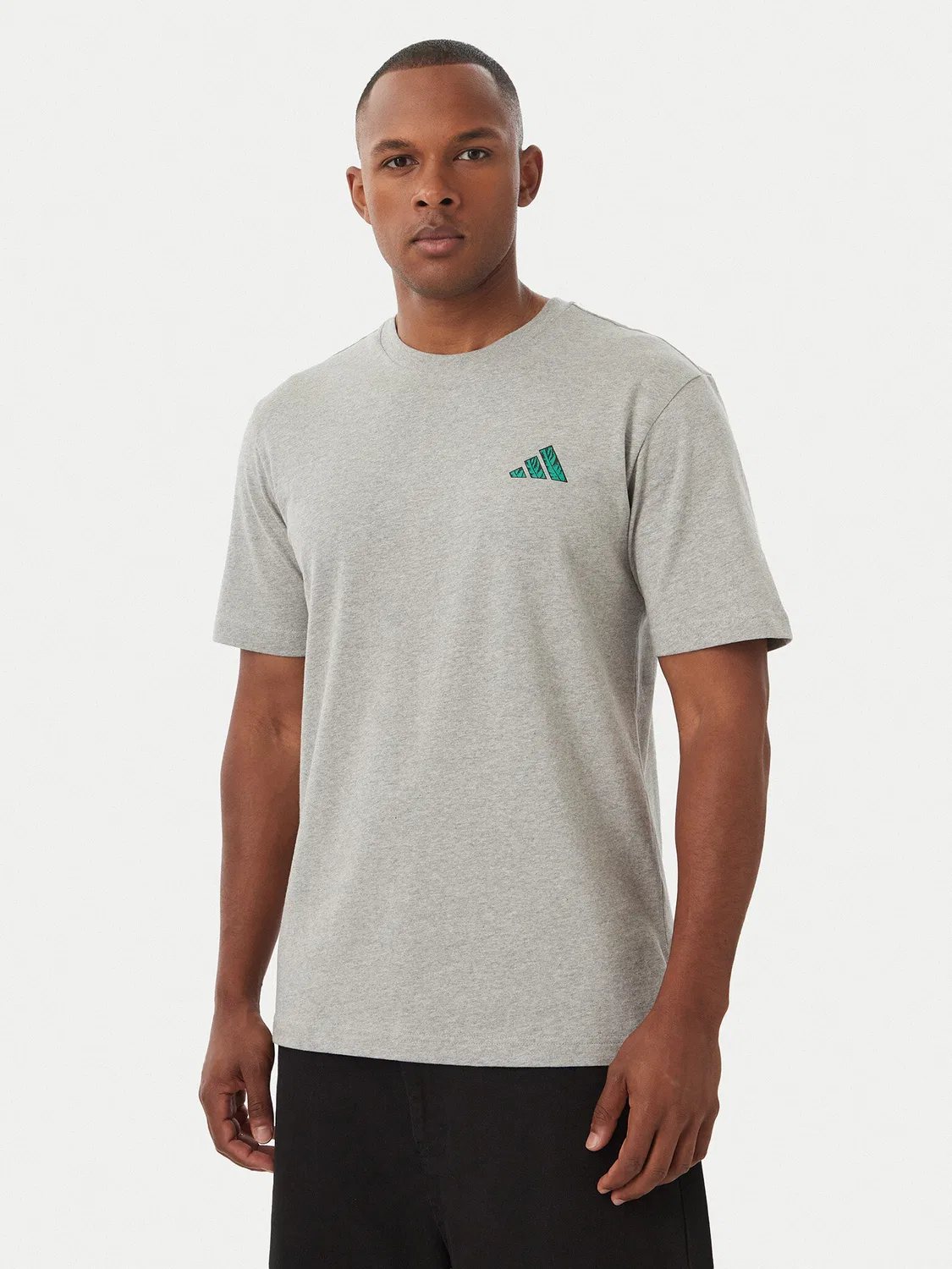 Мужская футболка стандартного кроя Taste Of Victory Pasta Graphic Adidas, светло-серый — фото 3