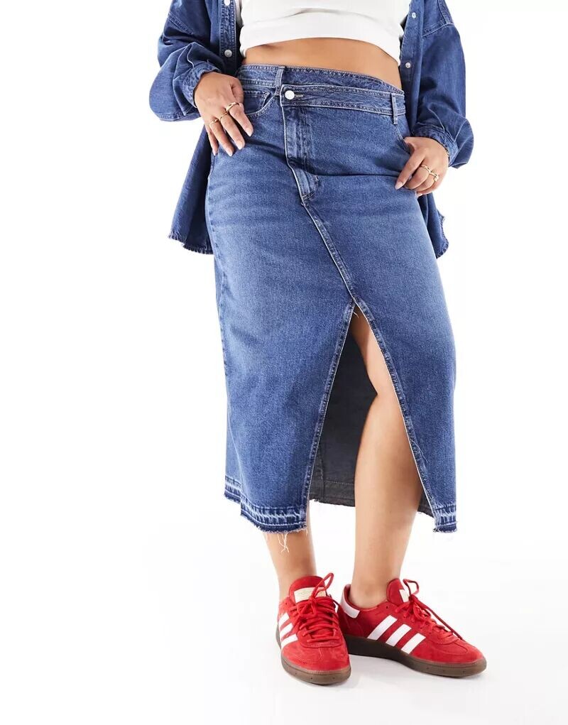 

Синяя юбка макси River Island со смещенным поясом