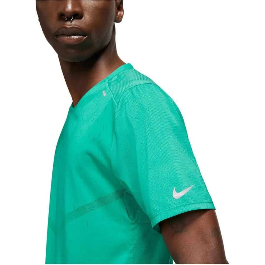 Футболка спортивная мужская с коротким рукавом Nike Run Division Rise 365, Зеленый — фото 3