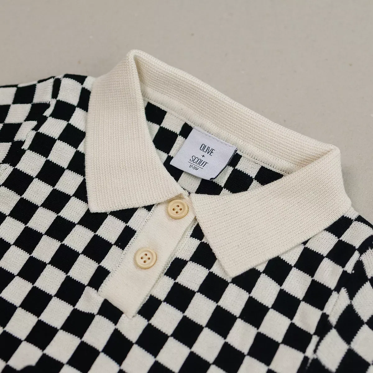 Детский комплект из футболки и шорт с принтом Reese Checkered Knit Collared Short Sleeve Set Olive + Scout, Brown — фото 3