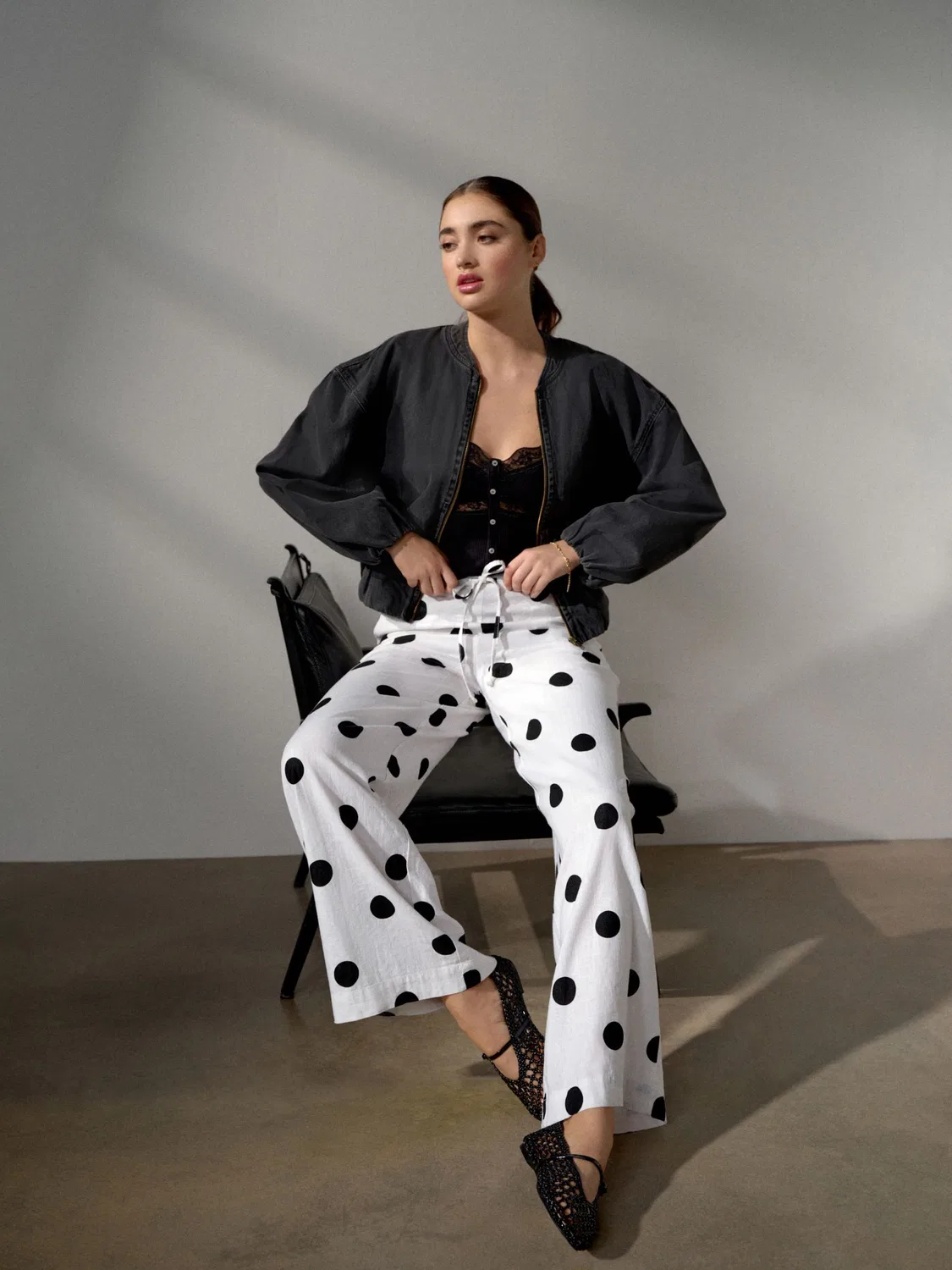 Брюки широкие Polka Dot из смеси льна Next, белый/черный горошек — фото 3