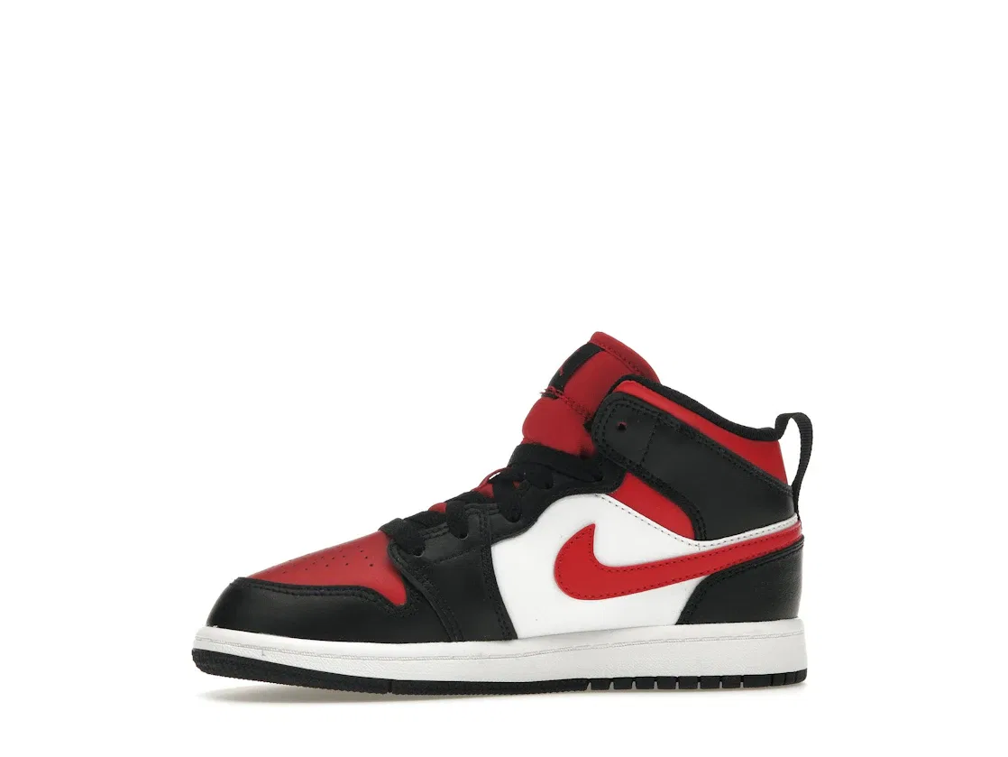 Детские кроссовки с перфорированным носком Jordan 1 Mid Jordan, Black/Fire Red-White — фото 3