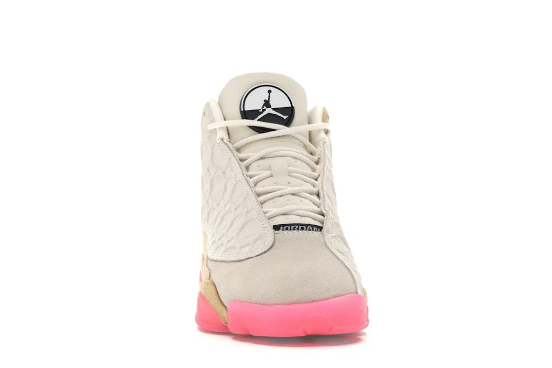 Детские кроссовки Lifestyle с принтом Jordan 13 Retro Jordan, Pale Ivory/Black-Digital Pink-Club Gold — фото 2