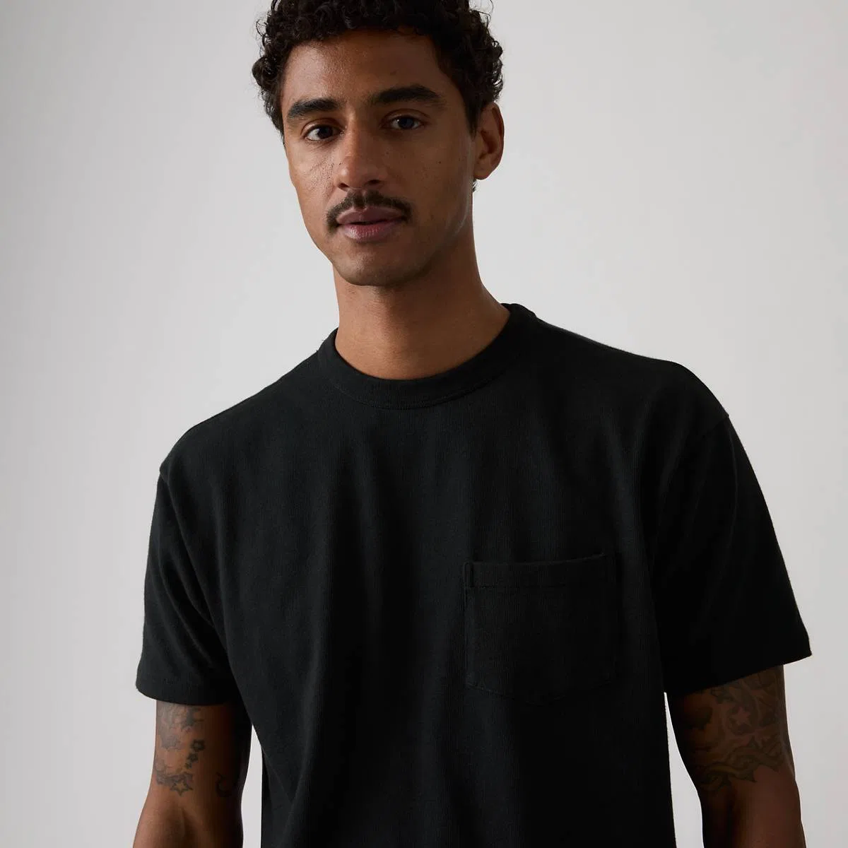 Повседневная футболка 1960-х годов Levi's, Jet Black - Black — фото 2