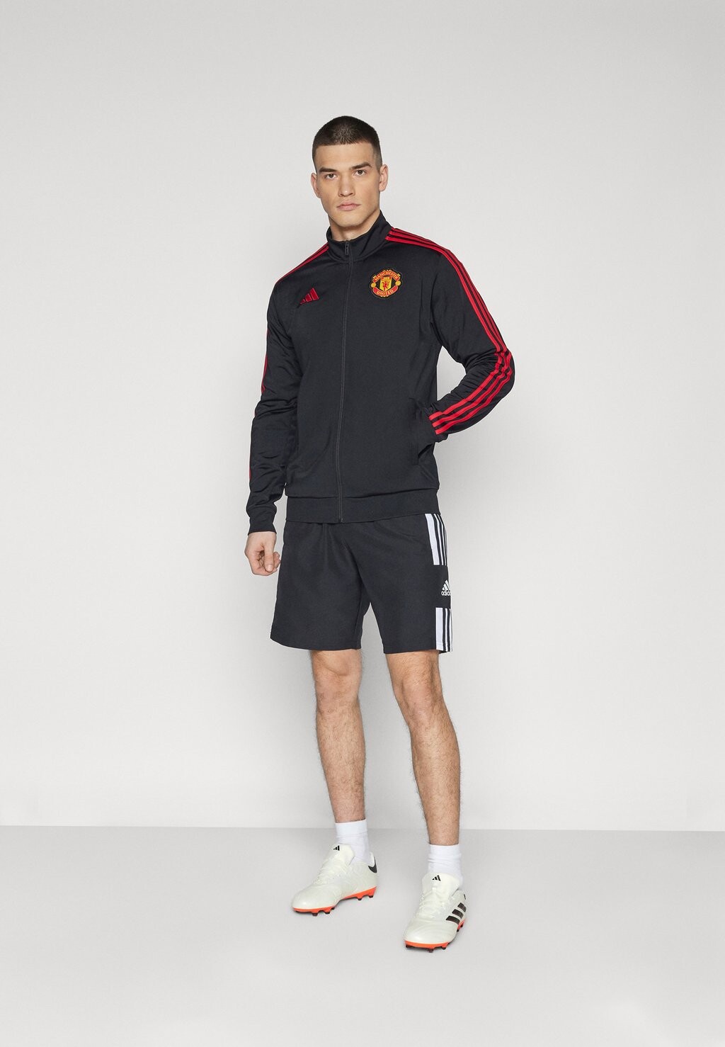 

Куртка тренировочная Manchester United Dna Track Top adidas Performance, черная