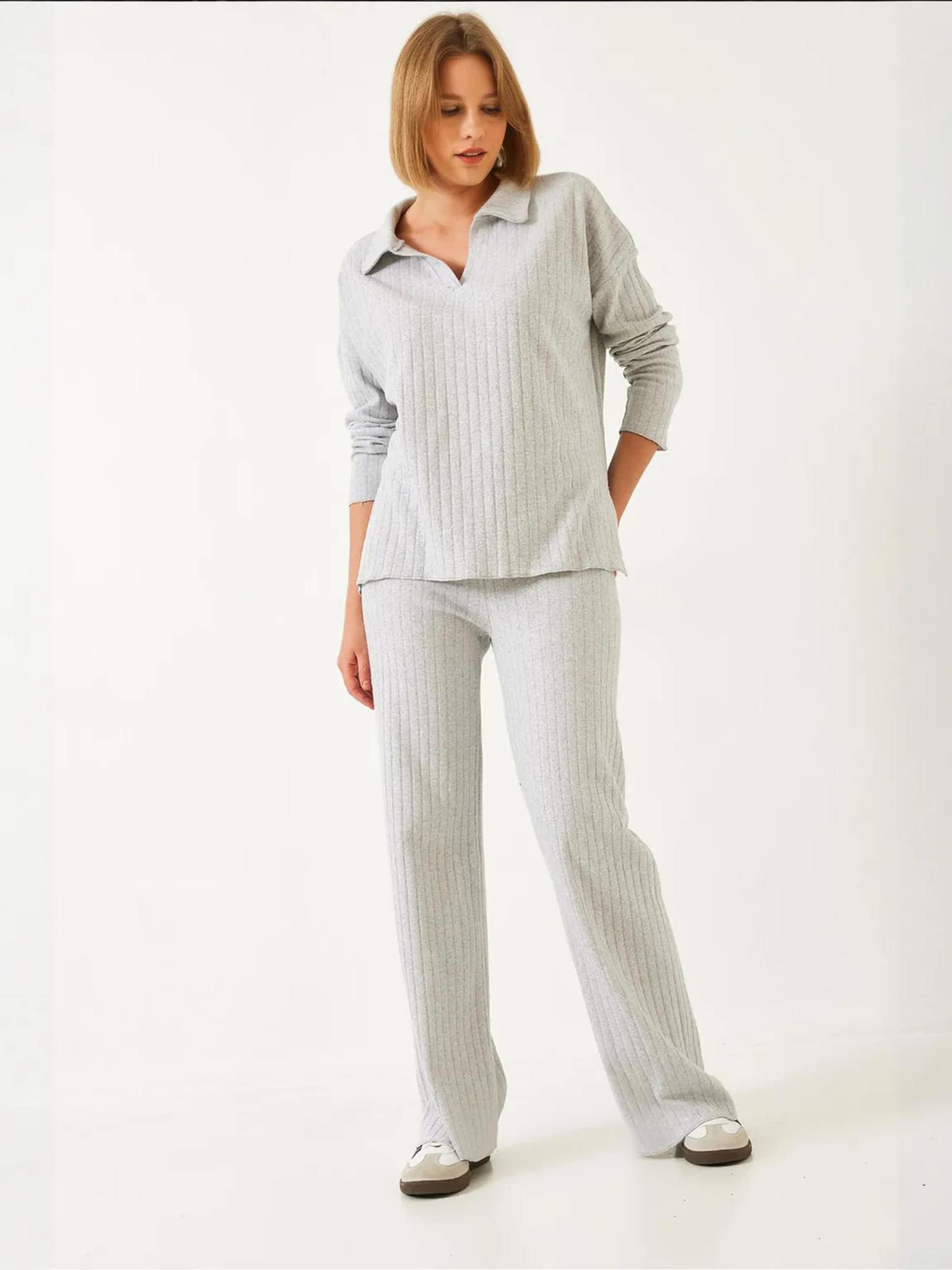 

Bianco Lucci Костюм-двойка в цвете Stone