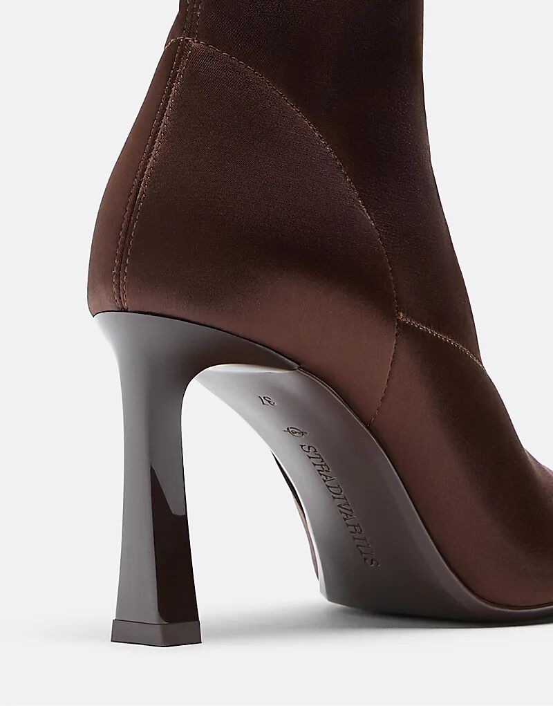 Ботильоны Stradivarius Stretch на высоком каблуке коричневого цвета — фото 3