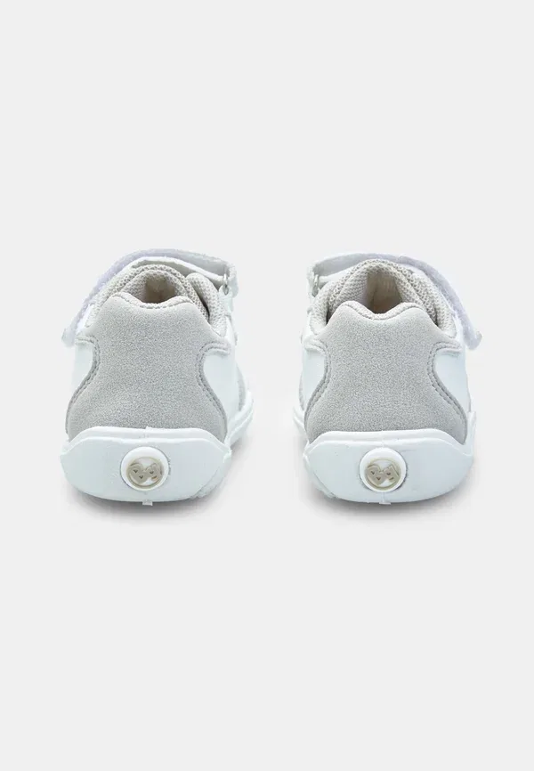 Кроссовки Bubblegummers first shoes Bata, белый — фото 3