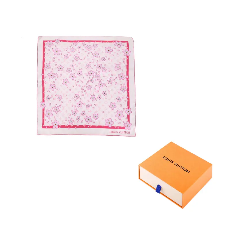 

LOUIS VUITTON Квадратный шарф Takashi Murakami Monogram Cherry Blossom, Pink