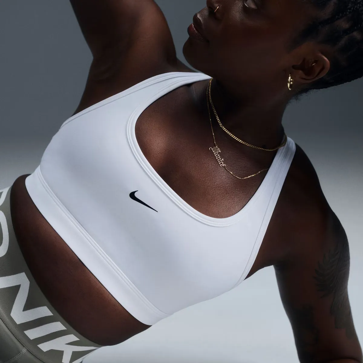 

Женский топ Nike Swoosh, белый