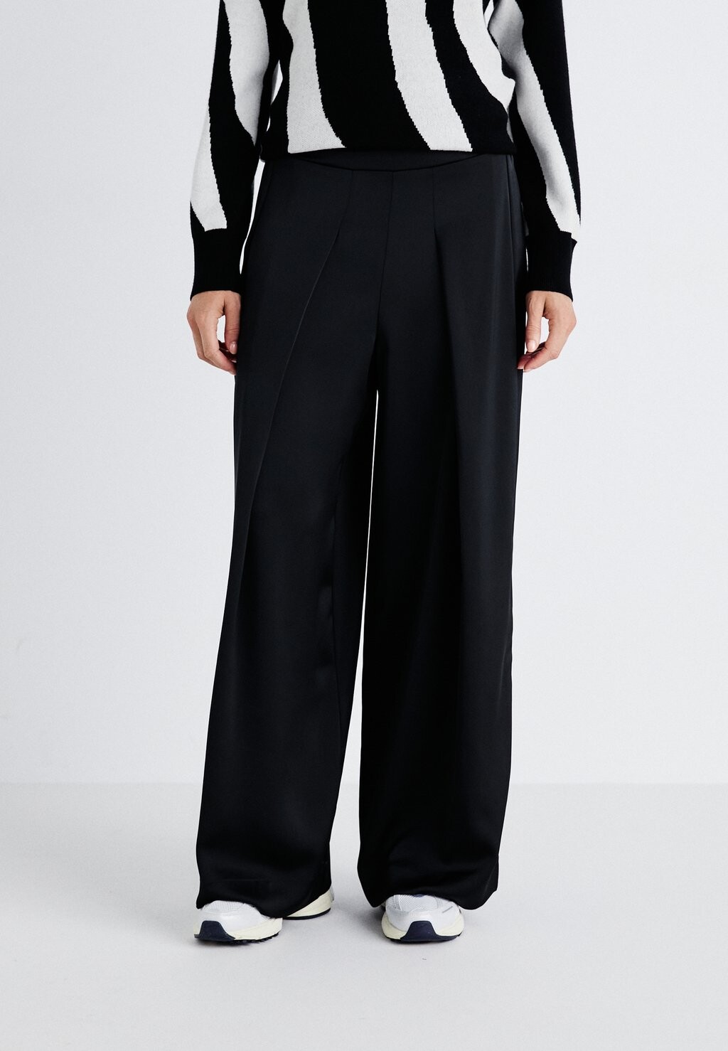 

Брюки VMLOUISA WIDE PANTS Aware, черный