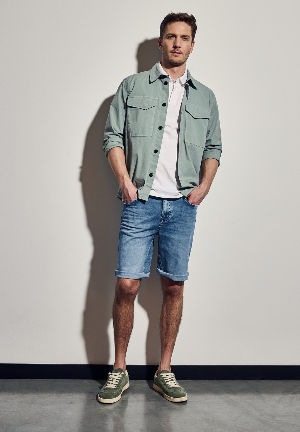 

Джинсовые шорты Street One MEN, цвет Blau