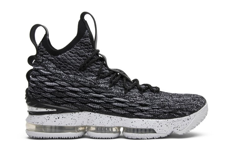 

Кроссовки Nike LeBron 15 'Ashes', черный