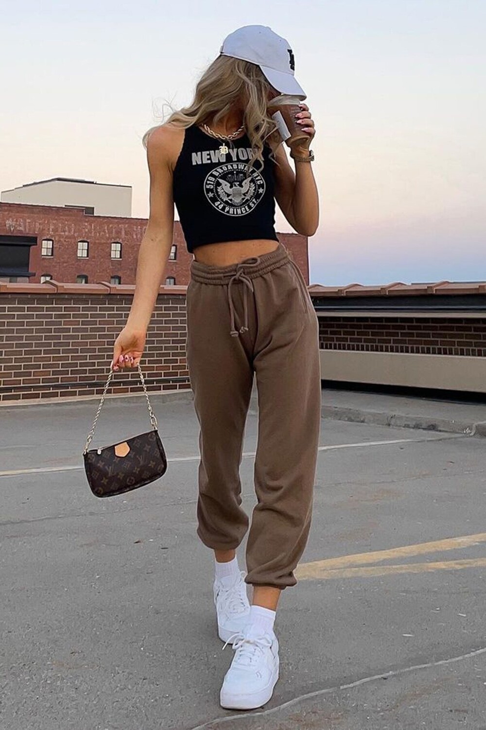 

Спортивный костюм Madmext, коричневый