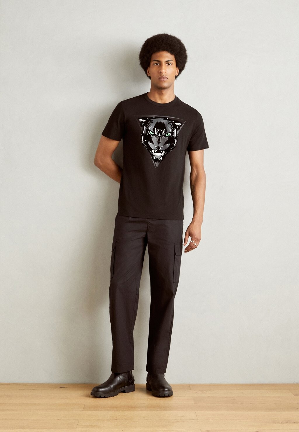 

Футболка с принтом REGULAR FIT FLOCK AND INJECTION PRINT Antony Morato, черный