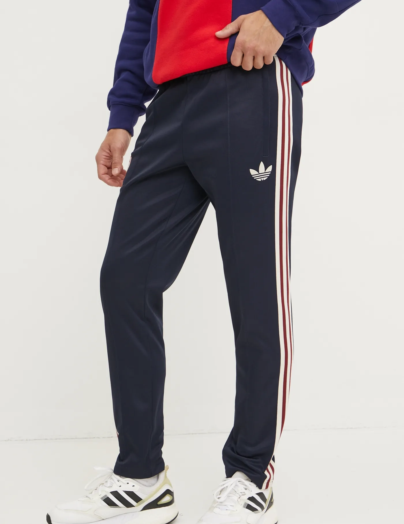 

Спортивные штаны Арсенала adidas Originals, темно-синий