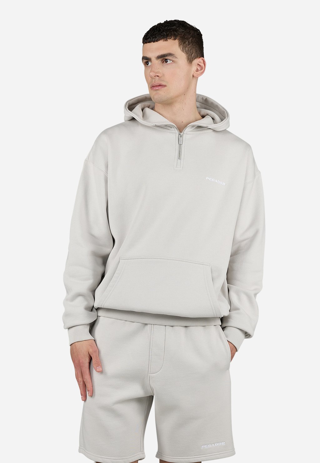 

Толстовка LOGO OVERSIZED HALFZIP HOODIE con cappuccio Pegador, светло-серый